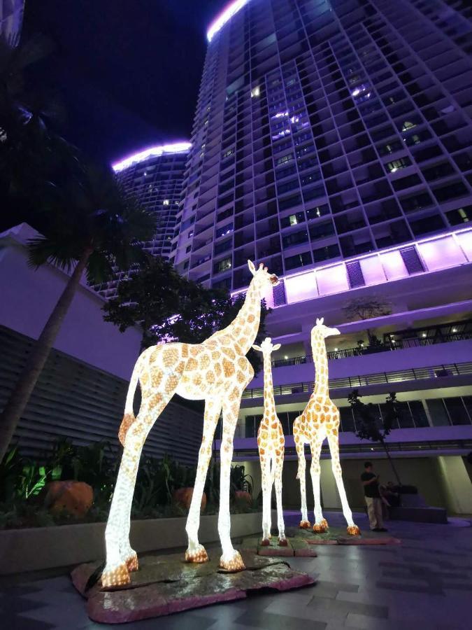 Lavender Suite # Shah Alam I-City Block B Homestay # 2R1B #Free Wifi & Parking Exterior photo